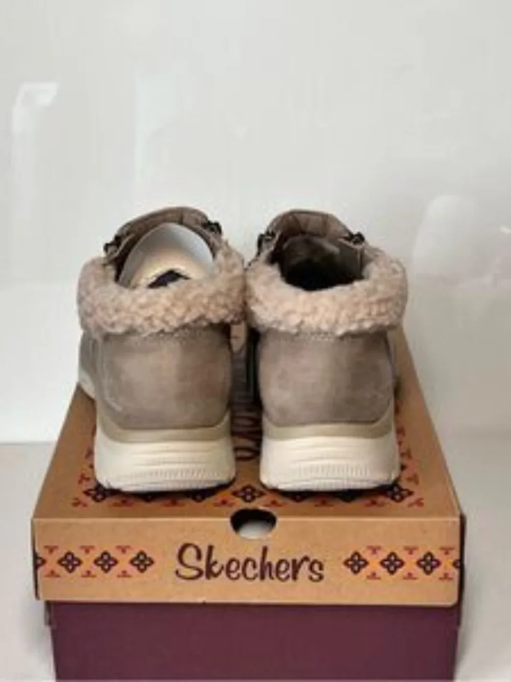 Skechers zip closure